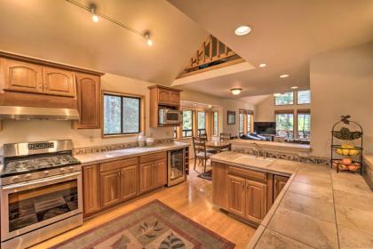 Truckee Golf Course Home with Hot Tub and Spacious Deck - image 10