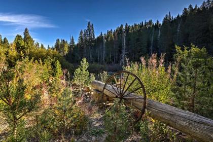 Rustic Riverfront Truckee Cabin with Deck and View! - image 9