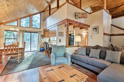 Pet-Friendly Cabin by Tahoe and Truckee Attractions! - image 9