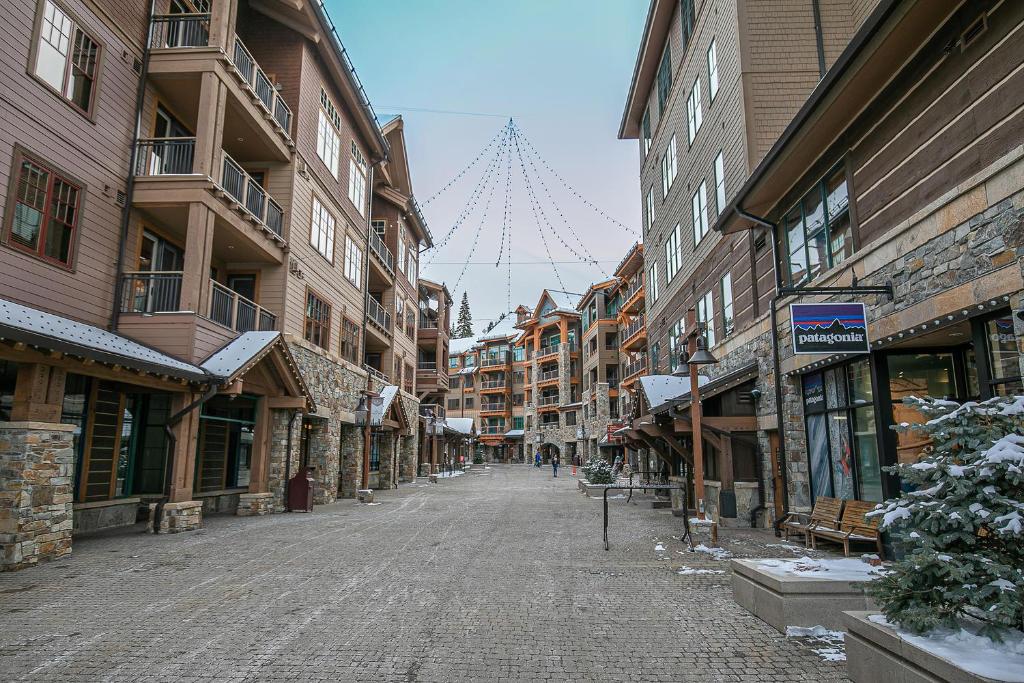 Luxury 2 BD in the Heart of the Village at Northstar! - Catamount 206 - image 4