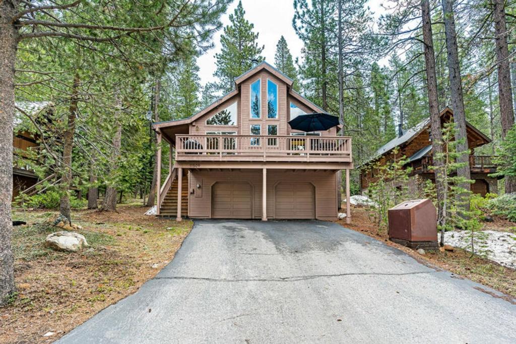 Sierra Haven by Tahoe Mountain Properties - image 2