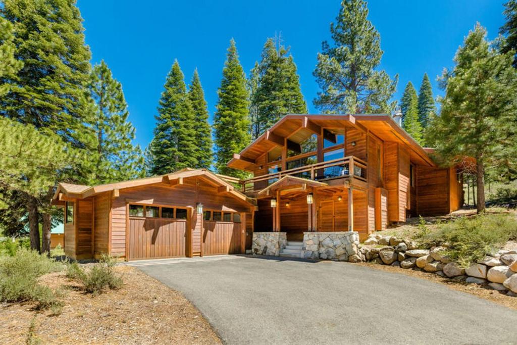 Archie's Bungalow by Tahoe Mountain Properties - main image