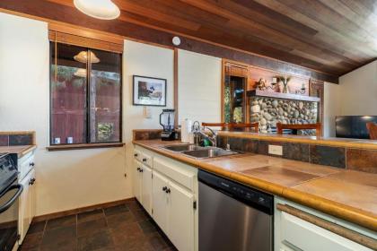 Archie's Bungalow by Tahoe Mountain Properties - image 15