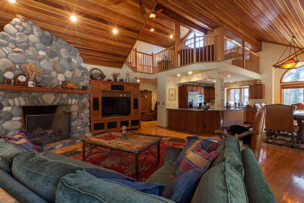 Pine View Lodge by Tahoe Mountain Properties - main image