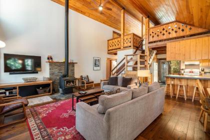 Creekside Cabin on St Bernard by Tahoe Mountain Properties - image 12