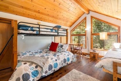 Creekside Cabin on St Bernard by Tahoe Mountain Properties - image 14