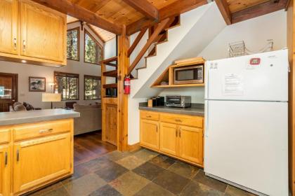 Creekside Cabin on St Bernard by Tahoe Mountain Properties - image 3