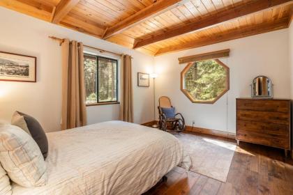 Creekside Cabin on St Bernard by Tahoe Mountain Properties - image 9