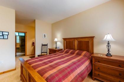 Comfortable and Convenient Truckee Condo - image 12