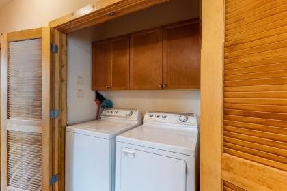 Comfortable and Convenient Truckee Condo - image 18