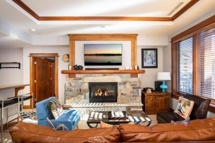 New Listing in the Heart of the Village at Northstar! Iron Horse South 208 - image 3