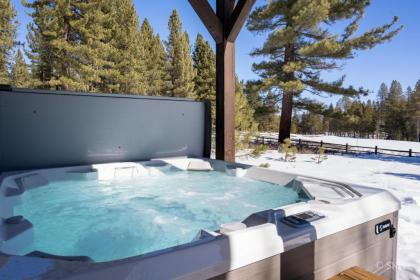 New Listing Luxury 3BD Residence on Grays Crossing Golf Course truckee