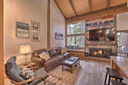 Classic Truckee Condo 1 Mi to Northstar!