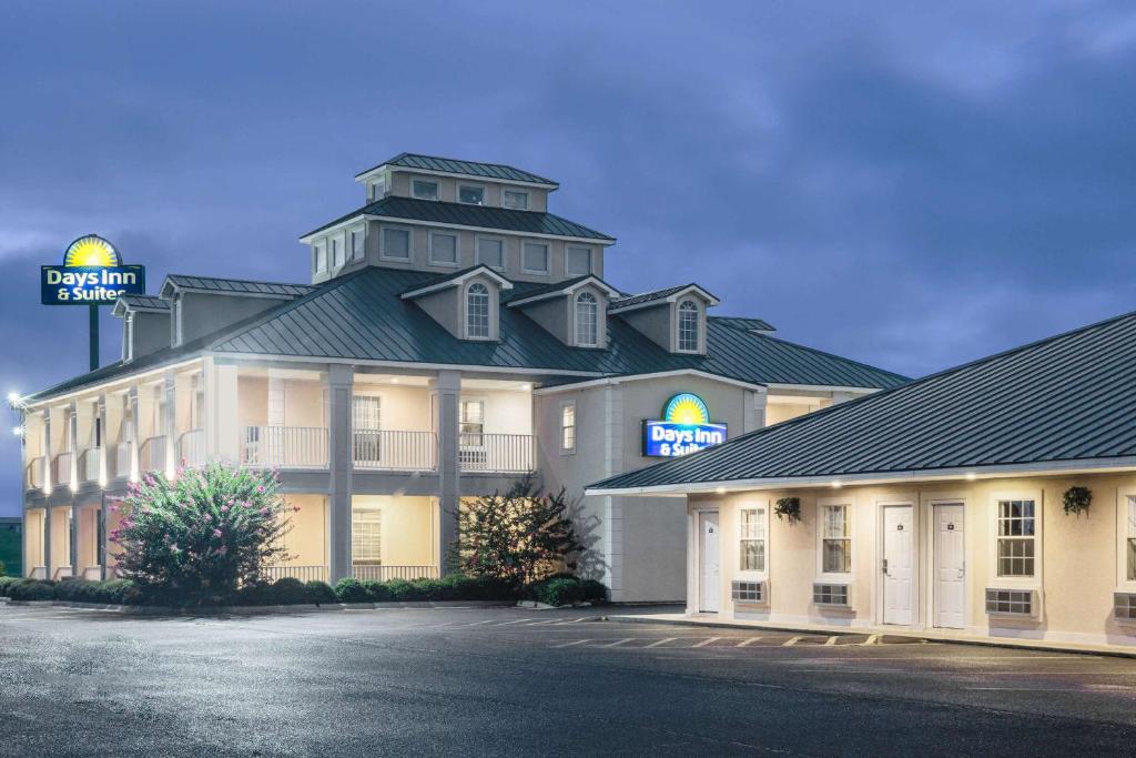 Days Inn by Wyndham Trumann AR - main image