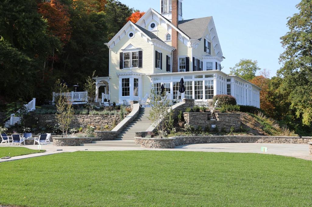 Inn at Taughannock Falls - main image