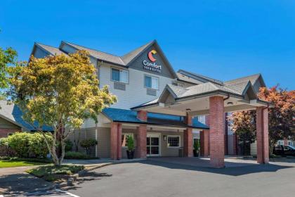 Comfort Inn & Suites Tualatin - Lake Oswego South - image 9