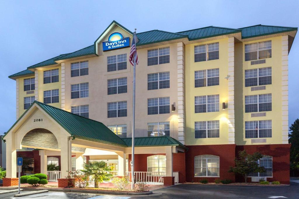 Days Inn & Suites by Wyndham Tucker/Northlake - main image