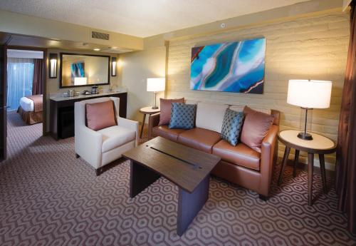 DoubleTree Suites by Hilton Tucson-Williams Center - main image