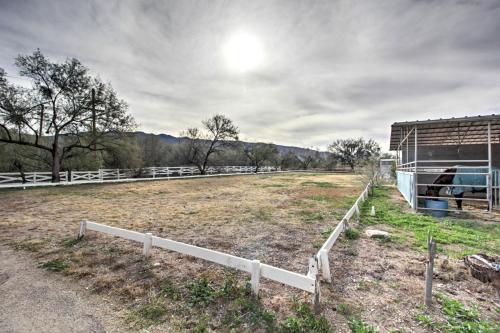 Balcony Studio Suite on Tucson Equestrian Estate! - image 3