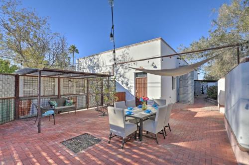 Contemporary Home with Yard - Walk to UArizona! - image 5