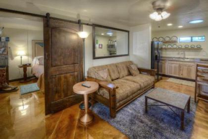 Exquisite Tucson Casita by Panto River Park Trail! - image 3