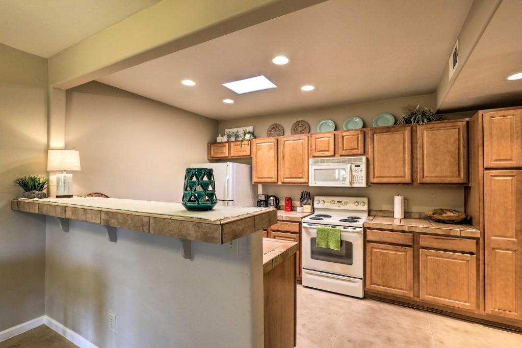 Tucson Townhome with Patio Less Than 12 Mi to Downtown! - image 5