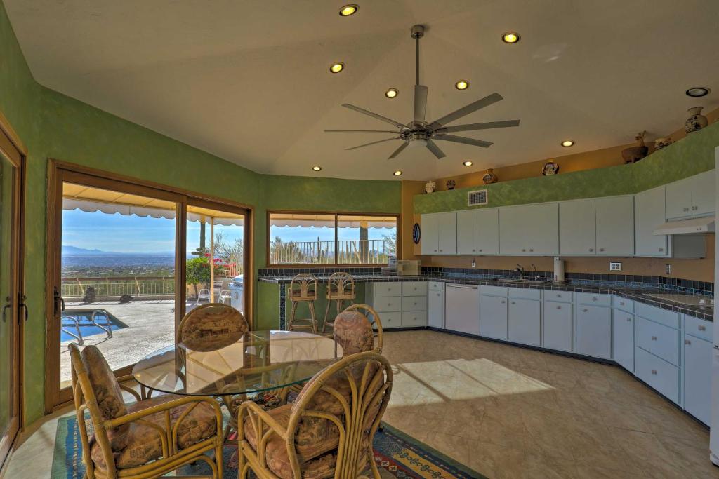 Tucson Retreat with Superb Mountain and City Views! - image 3