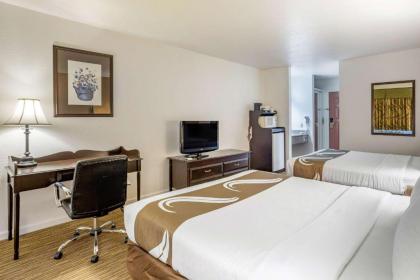 Quality Inn Tulare - image 2