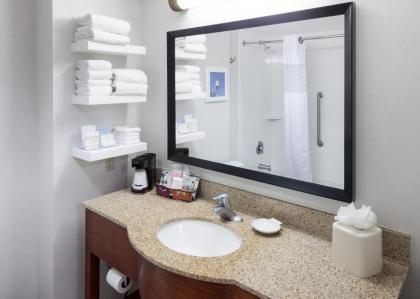 Hampton Inn & Suites Tulare - image 3