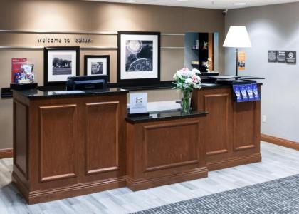 Hampton Inn & Suites Tulare - image 8