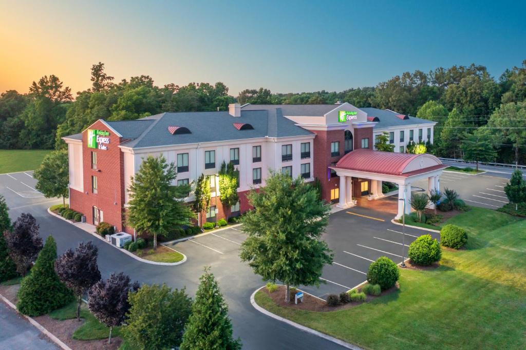 Holiday Inn Express - Tullahoma an IHG Hotel - image 6