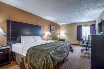 Quality Inn Tully I-81 - image 6