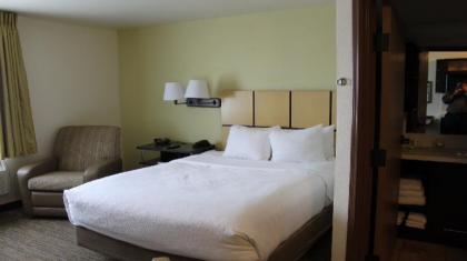 Candlewood Suites Tulsa - image 5