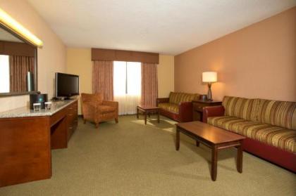 Embassy Suites Tulsa - I-44 - image 3