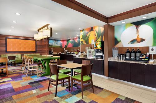 Fairfield Inn & Suites by Marriott Tulsa Central - image 2