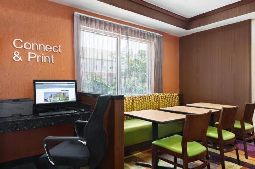 Fairfield Inn & Suites by Marriott Tulsa Central - image 3