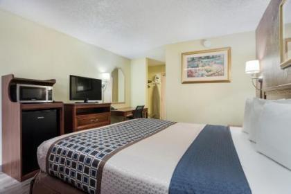 Americas Best Value Inn Tulsa I-44 - image 2