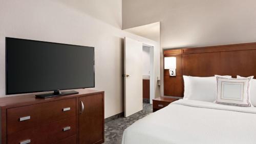 Courtyard by Marriott Tulsa Central - image 3