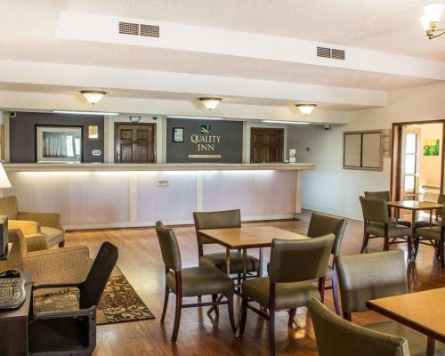 Quality Inn Tulsa Central - image 2