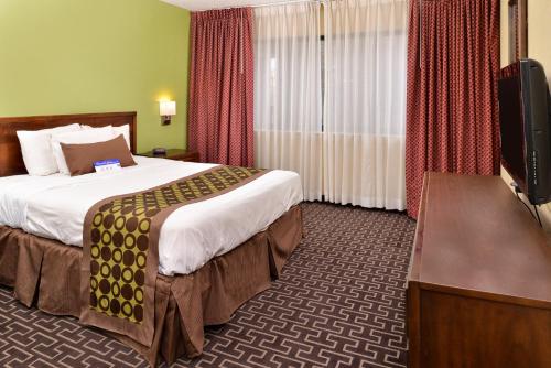 Americas Best Value Inn & Suites Extended Stay - Tulsa - image 4