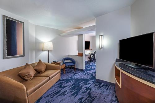 Fairfield Inn & Suites Tulsa Downtown Arts District - image 2