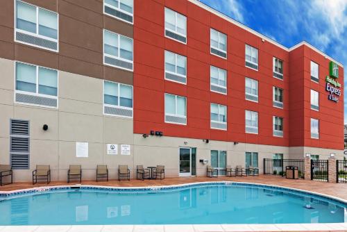 Holiday Inn Express & Suites Tulsa South - Woodland Hills an IHG Hotel - image 3