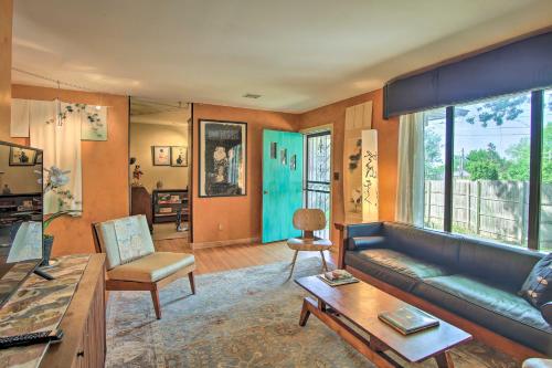 Tulsa Cottage with Yard - 1 Block to Philbrook! - image 3