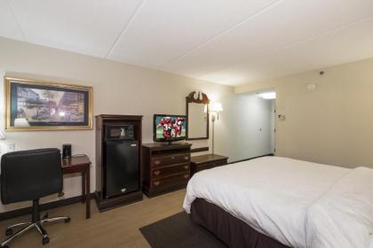 Red Roof Inn Tupelo - image 10