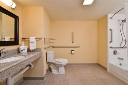 Americas Best Value Inn Tupelo Barnes Crossing - image 13