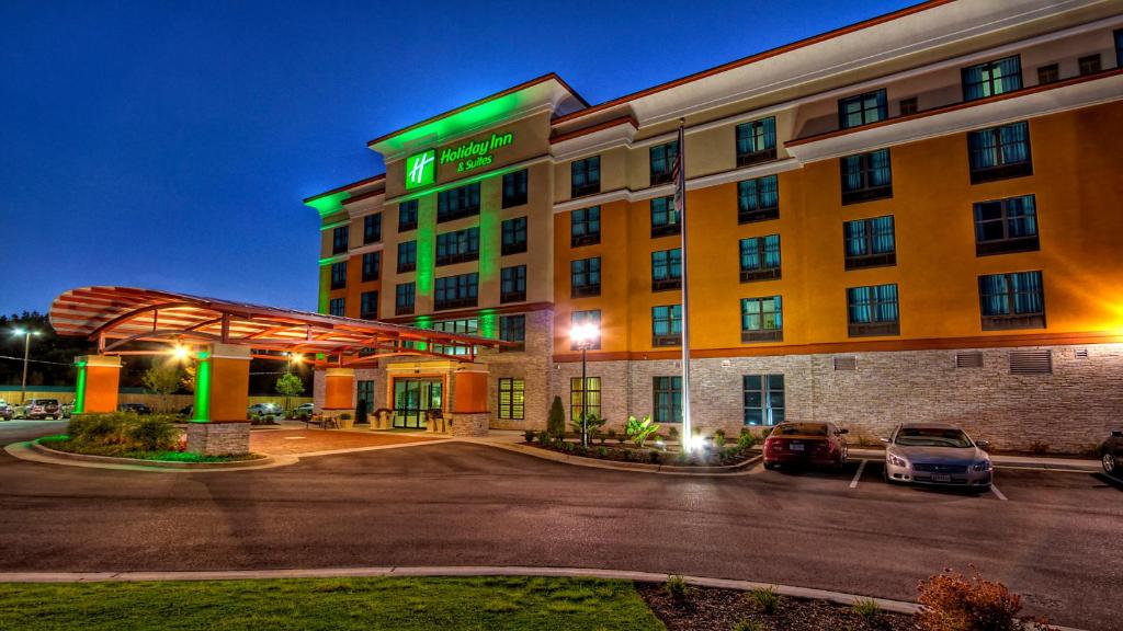 Holiday Inn & Suites Tupelo North an IHG Hotel - main image