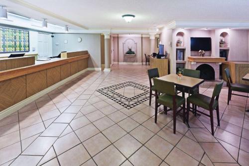 Travelodge by Wyndham Tuscaloosa - image 3