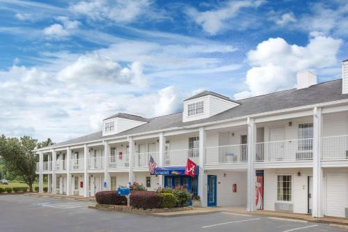 Baymont by Wyndham Tuscaloosa - main image