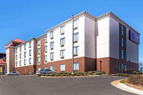 Comfort Suites Tuscaloosa near University - main image