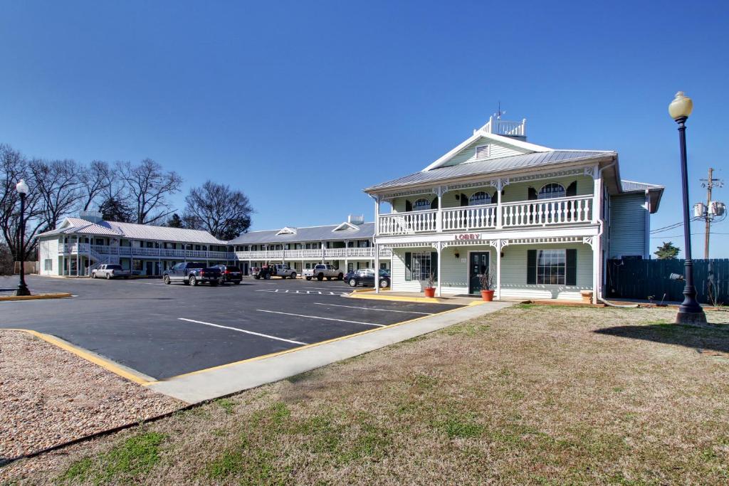 Key West Inn - Tuscumbia - image 5